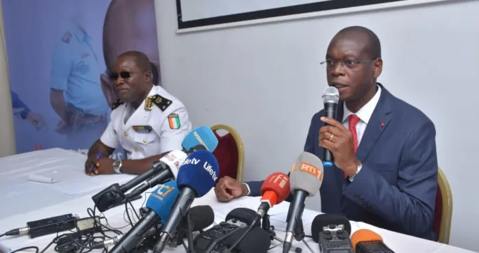 lutte-contre-le-racket-letau-se-resserre-autour-des-corps-habilles